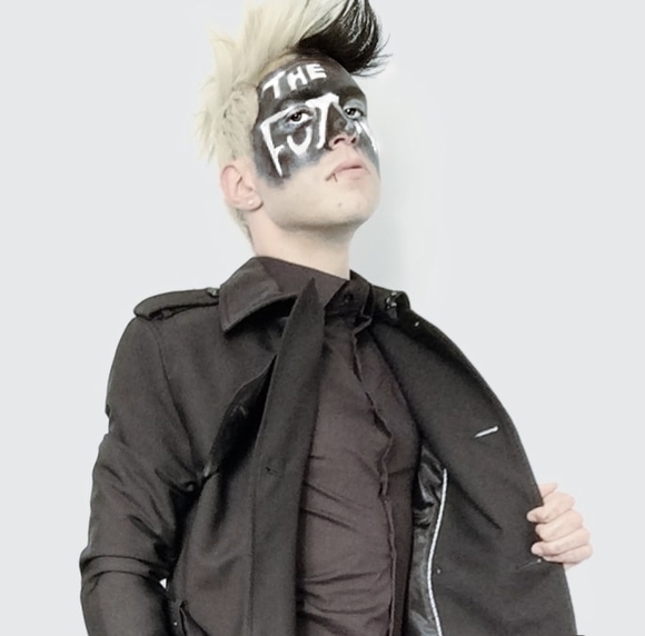 Meet your Posher, Max - Picture 1 of 1